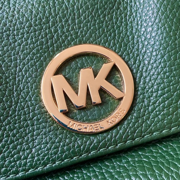 Michael Kors Genuine Leather Hunter Green Shoulder Bag with Gold Accents - Picture 4 of 14